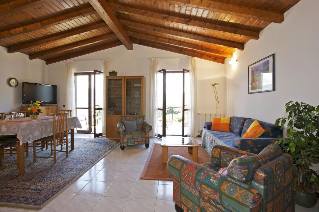 Residenza Arcobaleno Apartman Pino Lago Maggiore Kültér fotó